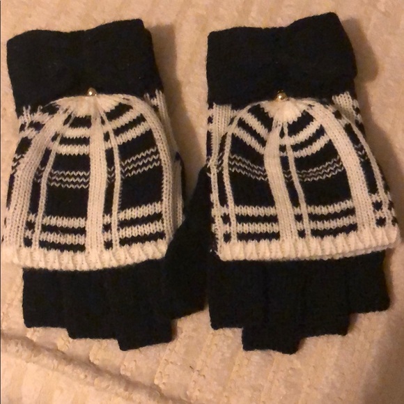kate spade Accessories - Kate Spade Mittens